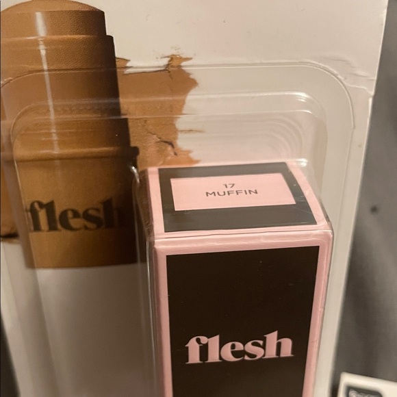 Assorted Face makeup Collection - Picture 4 of 6